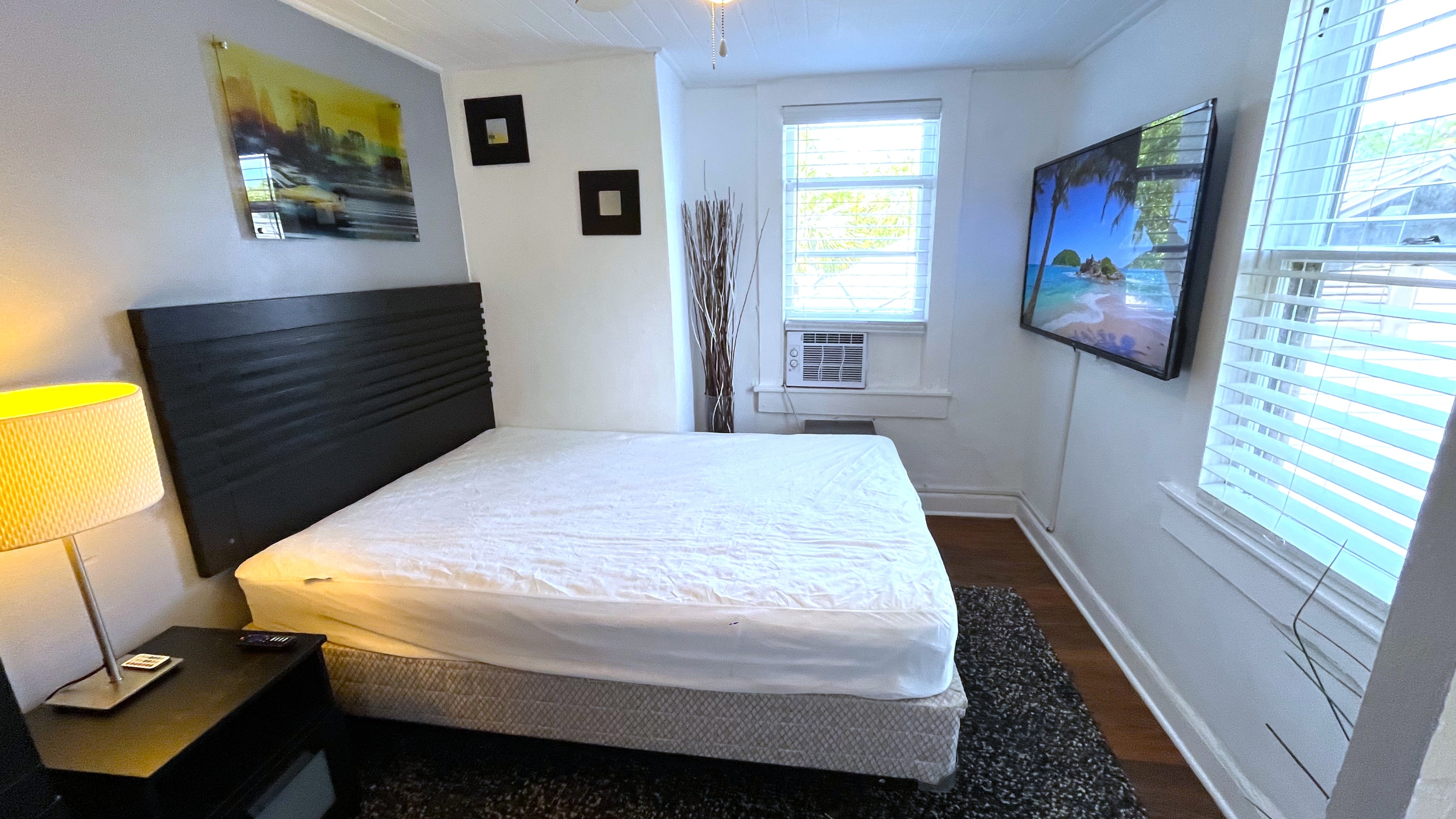 306-2 North Keech Street - Room 1